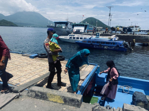 Polairud Polda Malut Gelar Patroli di Dermaga Bastiong