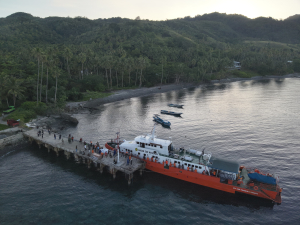 Kapal Pandudewanata kembali Droping Bantuan Wapres untuk Korban Gempa Batang Dua