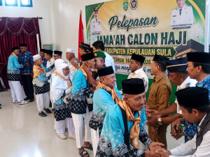 Wabup Saleh Lepas 16 CJH asal Kepulauan Sula