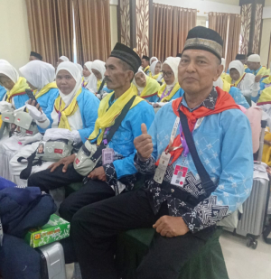 Sempat Tertunda karena Sakit, Jemaah Haji Asal Ternate Akhirnya Berangkat ke Tanah Suci