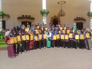 Bupati Serahkan SK Pengangkatan CPNS Kepulauan Sula