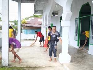 Sambut Hari Bhayangkara ke-80, Polsek Patani Gelar Bakti di Masjid Nurul Hidayah